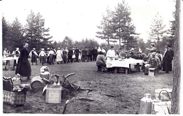 Seminaarilaisten syysretki Roninmäelle 1924.